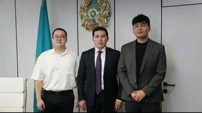 Министр туризма и спорта Ербол Мырзабосынов провёл приём граждан, обсуждая развитие киберспорта и внутреннего туризма в Казахстане.