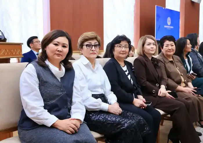 В Карагандинской области финансистов поздравили с профессиональным праздником (2)