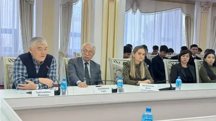 Музыкальный вечер в Астане: Ноты памяти о Аблахате Еспаеве заполнили сердца зрителей Шымкенте