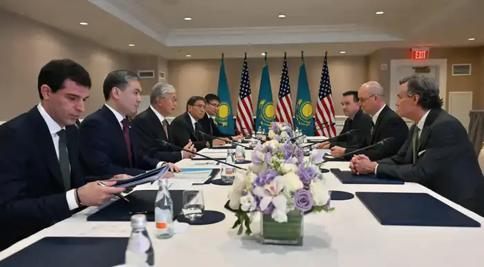 Касым-Жомарт Токаев обсудил с президентом John Deere локализацию производства сельхозтехники в Казахстане