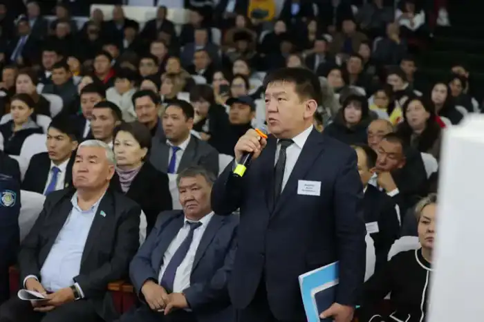 Ербол Карашукеев встретился с жителями Таласского района (7)