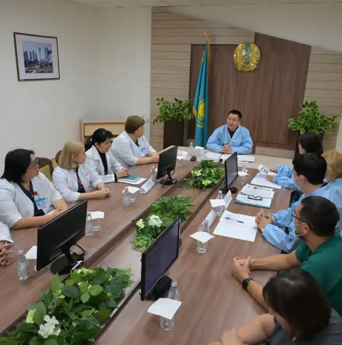 Посещение Асаина Байханова Павлодарского кардиологического центра обновление оборудования