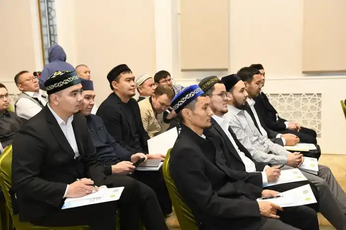 В Астане прошел специальный семинар по освоению инструментов искусственного интеллекта представителями духовенства (2)