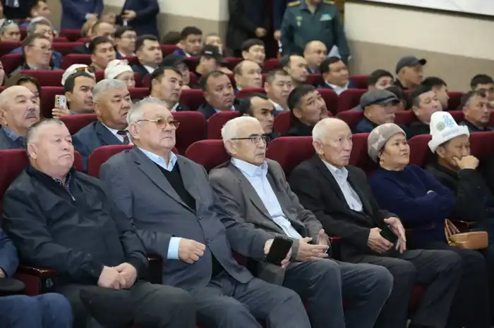 Нурдаулет Килыбай выслушал проблемы жителей города Жанаозен (4)