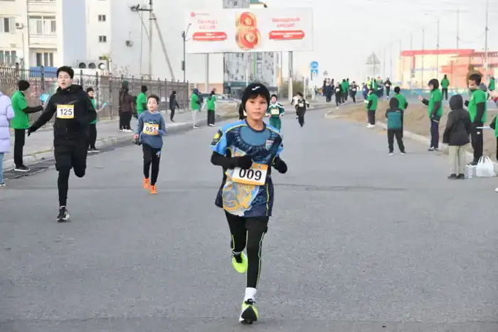 В Атырау впервые прошёл марафон с участием отцов и сыновей (3)