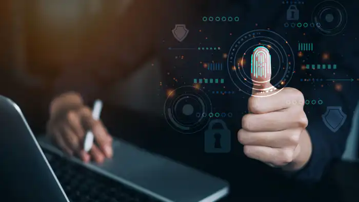 Депутат Мажилиса Нурсултан Байтилесов выразил обеспокоенность по поводу отсутствия чёткой правовой базы для систем распознавания лиц в Казахстане. Он отметил, что существует риск утечки данных казахстанцев за границу, так как неясно, кто имеет доступ к эт