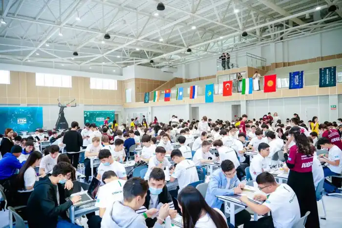 Международные STEM-олимпиада и битва роботов стартовали в Астане (5)