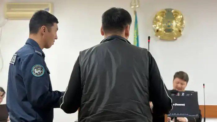 Казахстанцы могут вернуть деньги, отправленные 'казахскому Робин Гуду'