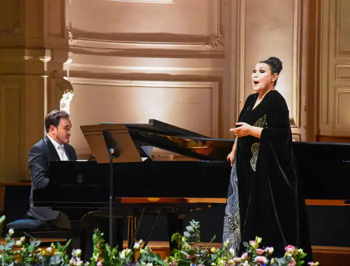 Майра Мұхамедқызы отмечает 30-летие карьеры сольным концертом в Париже Шымкенте