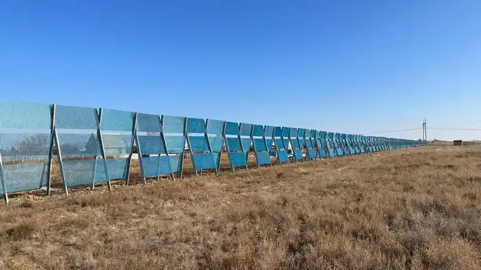 Установка снегозадерживающих заборов в Карагандинской области: влияние на безопасность и движение зимой