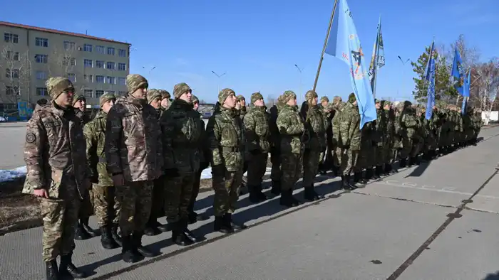 «Алаш! Әруақ! Абылай!» — казахские военные традиции ожили на Дне батыров в Караганде (5)