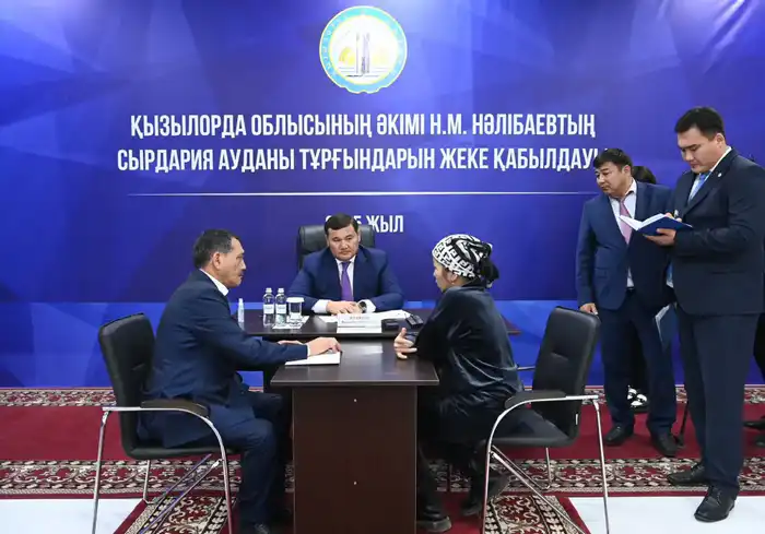 Аким области Нурлыбек Налибаев принял граждан в Теренозеке для обсуждения социальных вопросов