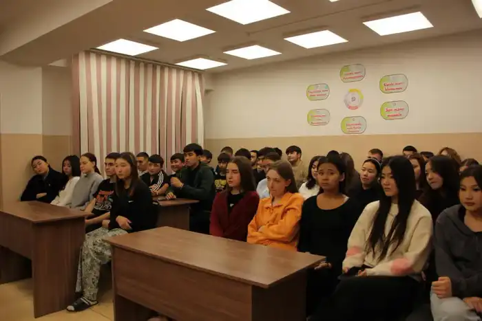 В Усть-Каменогорске полиция проводит международные рейды по профилактике наркомании среди студентов