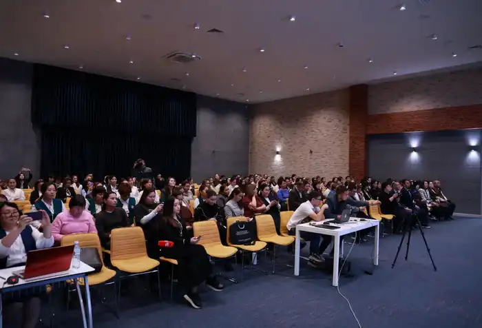 Талгат Ешенкулов обсудил с жителями Алматинской области развитие высшего образования и открытие филиалов зарубежных университетов