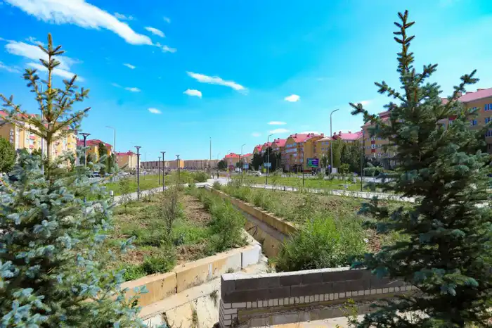 Актобе обновляет облик: 15 парков и скверов благоустраивают с помощью спонсоров