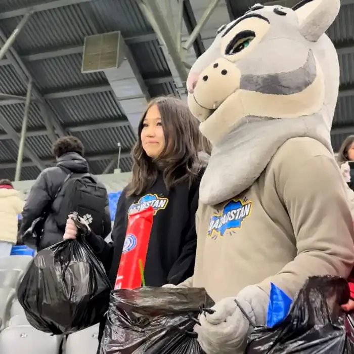 Футбольные болельщики необычно завершили матч между сборными Казахстана и Бельгии в Астане (5)