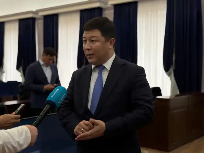 Вице-министр Исакулов обсудил ключевые инициативы для улучшения судостроения и водоснабжения в Западно-Казахстанской области