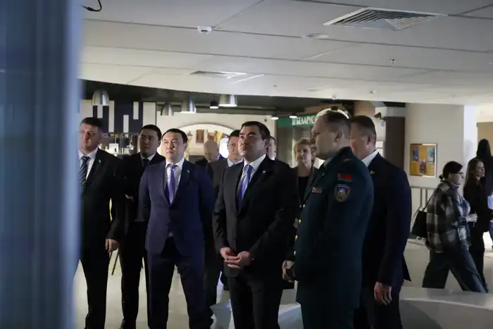 Чингис Аринов изучает белорусский опыт МЧС