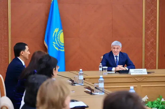 В Карагандинской области финансистов поздравили с профессиональным праздником (3)