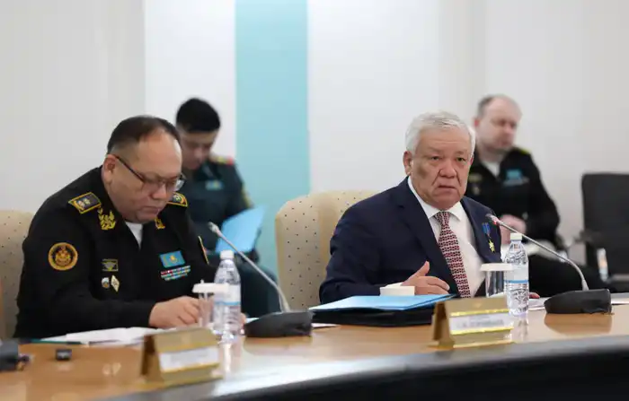 Депутаты, эксперты и представители госорганов обсудили вопросы повышения привлекательности воинской службы (8)