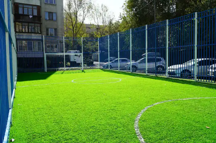 В Медеуском районе Алматы обновляют 60 дворов (2)