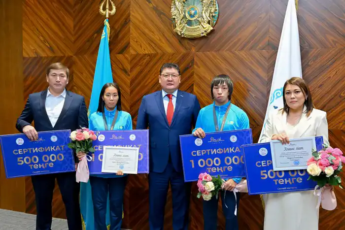 Аким области отметил призеров Сурдлимпийских игр (10)