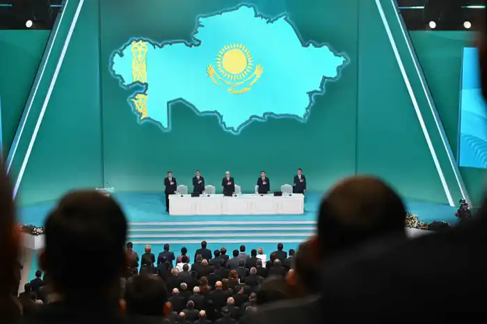 Сегодня в Астане в проходящей диалог-платформе сельских акимов принимают участие 108 акимов из Актюбинской области. (3)