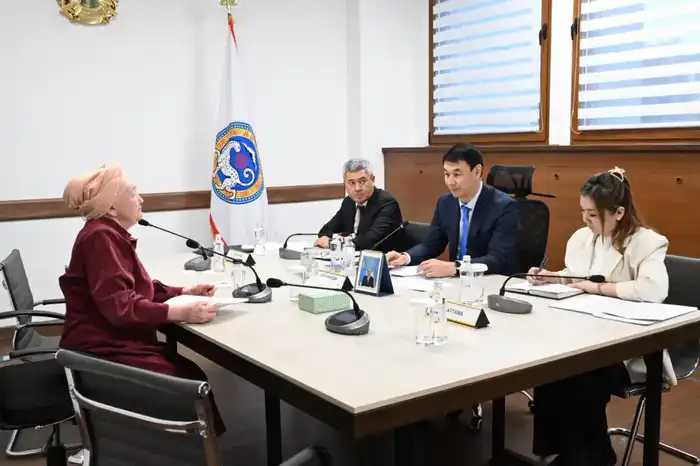 Обсуждение социальных вопросов на встрече акима Алматы с жителями: инфраструктура, благоустройство и поддержка населения