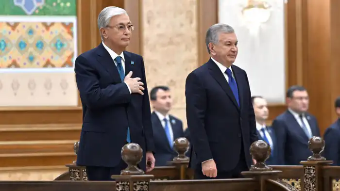 Токаев в Ташкенте: Гимн, рапорт и почётный караул