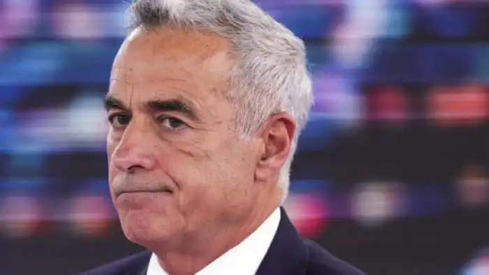 Экс-кандидат в президенты Румынии Калин Георгеску предстал перед судом за пропаганду фашизма, что подчеркивает растущую обеспокоенность по поводу правых популистских движений в стране.