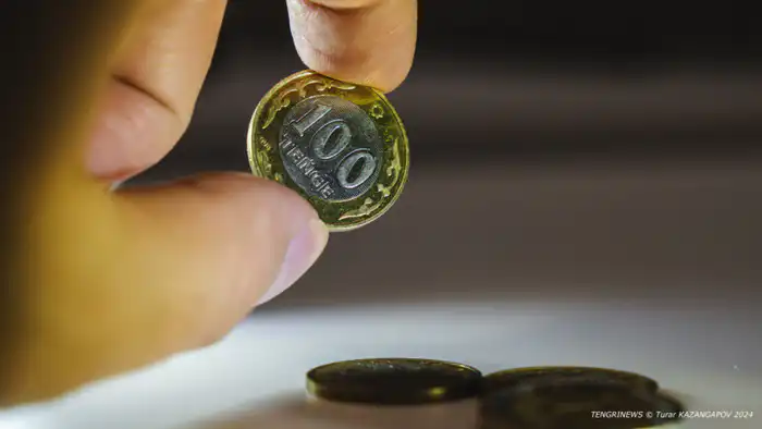 Кредит на продукты: депутаты Алматы требуют решения проблемы задержки зарплат