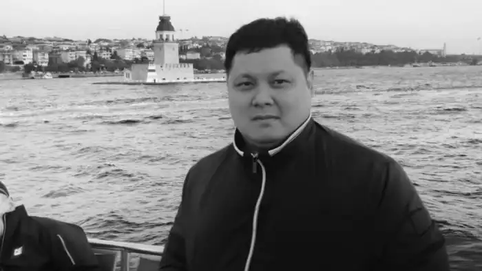Трагедия в Экибастузе: 40-летний казахстанец скончался через четыре дня после укола в колено, родные обвиняют врачей