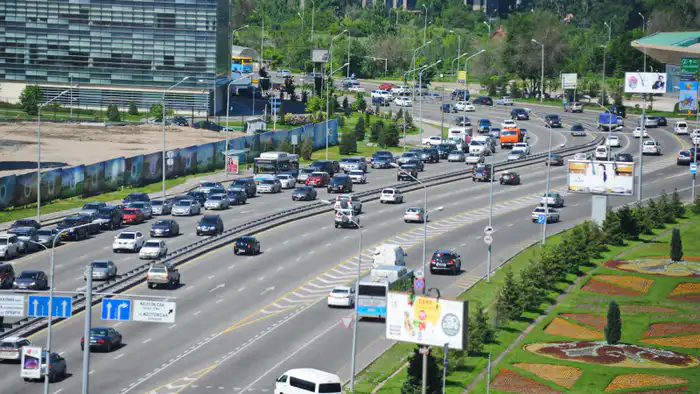 Казахстан: В Мажилисе предложили сократить рабочий день на час для родителей маленьких детей