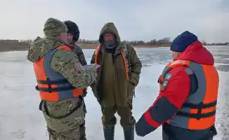 Опасность выхода на тонкий лед предупреждение МЧС