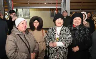 Городской аким Алматы Дархан Сатыбалды оценивает новые инициативы по освещению и благоустройству жилых кварталов