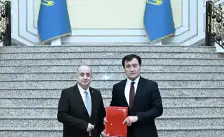 Заместитель министра иностранных дел Казахстана принимает копии верительных грамот от нового Посла Ливана