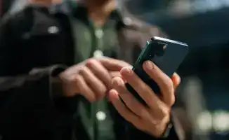 Фишинговые атаки на владельцев iPhone: угроза кражи данных и последствия для пользователей