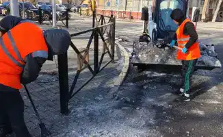 Круглосуточная уборка снега в Астане: безопасность на дорогах в условиях зимнего сезона