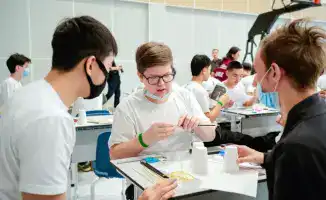 Международная STEM-олимпиада и битва роботов привлекли участников из разных стран в Астане