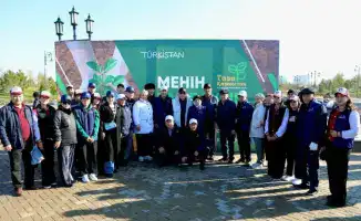 В Туркестане более 300 человек приняли участие в акции по посадке деревьев
