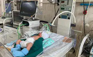 В Алматы успешно выхаживают недоношенного младенца весом 742 грамма благодаря современным медицинским технологиям