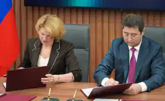 Сотрудничество на поле двусторонней торговли: Айдарбек Сапаров и Оксана Лут обсуждают новые горизонты агропромышленного партнерства