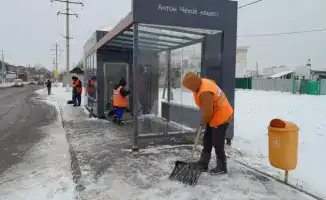 Астана сталкивается с последствиями сильных снегопадов: круглосуточная работа коммунальщиков и опасность гололеда
