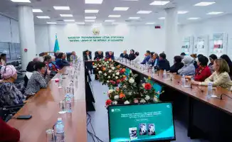 Литературный вечер Аскара Сулейменова в Алматы презентация романа Бесатар и сборника Парасат падишасы