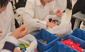 Школьники города Семей участвуют в экологическом проекте по созданию контейнера для раздельного сбора мусора