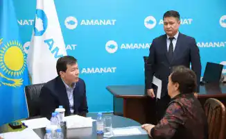 Аким области выслушал граждан и пообещал помочь с жильем и другими вопросами