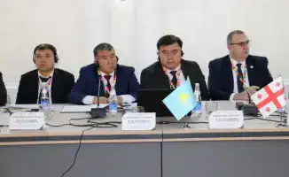Ташкент объединяет Кавказ и ЦентрАзия в борьбе с саранчой
