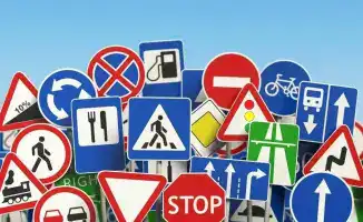 Новые изменения в правилах дорожного движения: ограничение скорости для грузовых автомобилей и уточнение прав участников