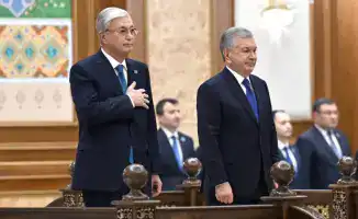 Токаев в Ташкенте: Гимн, рапорт и почётный караул