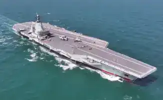 Китайский авианосец с электромагнитными катапультами и неядерной энергетической установкой